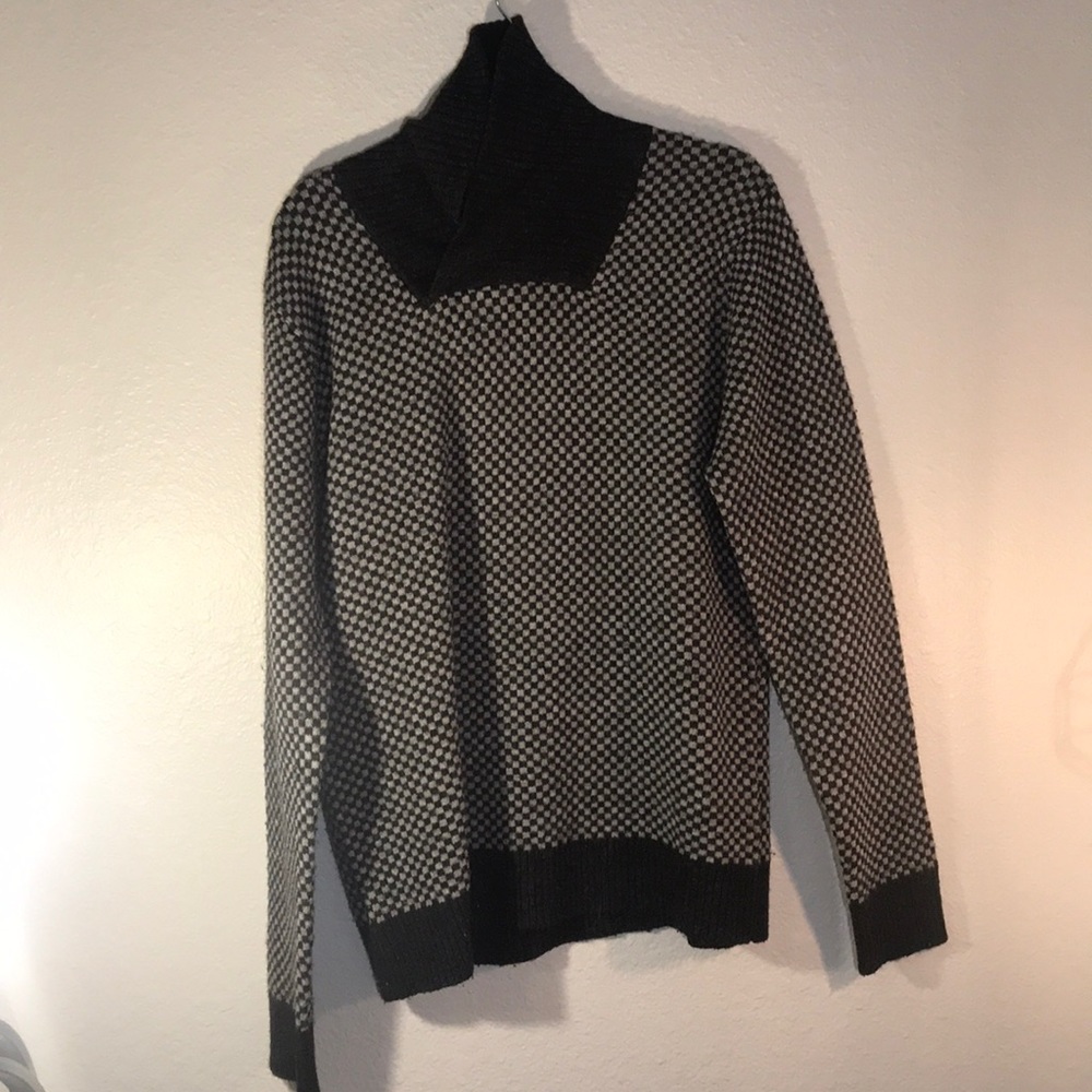 Men’s Custom Wool Sweater Size: M